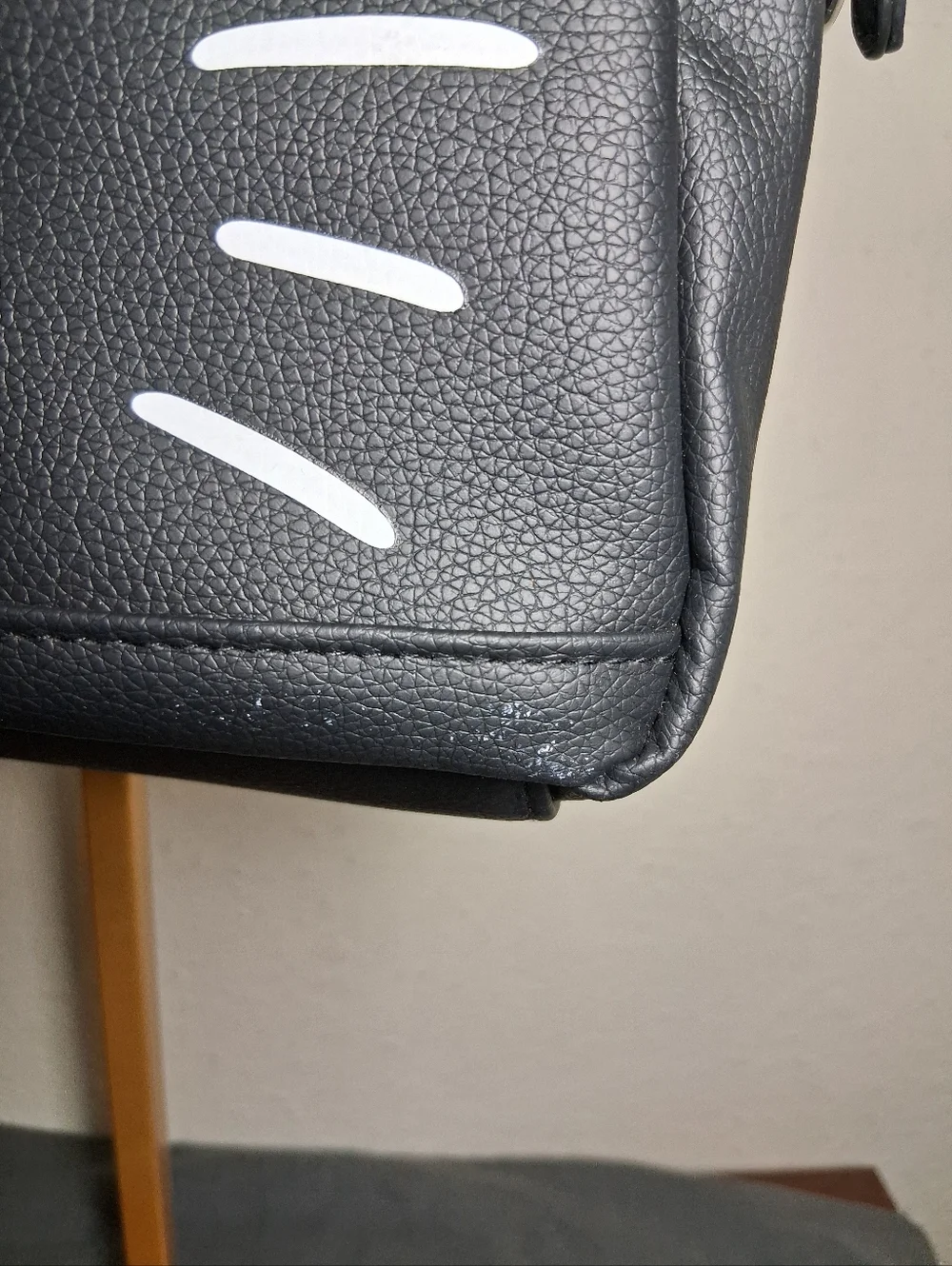 Hello Kitty Black Satchel With Crossbody Strap - Picture 6 of 7